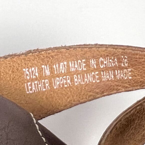 Clarks Sz 7M Artisan Tiga Leather Strappy Brown Heels Sandals Open Toe - Picture 8 of 9